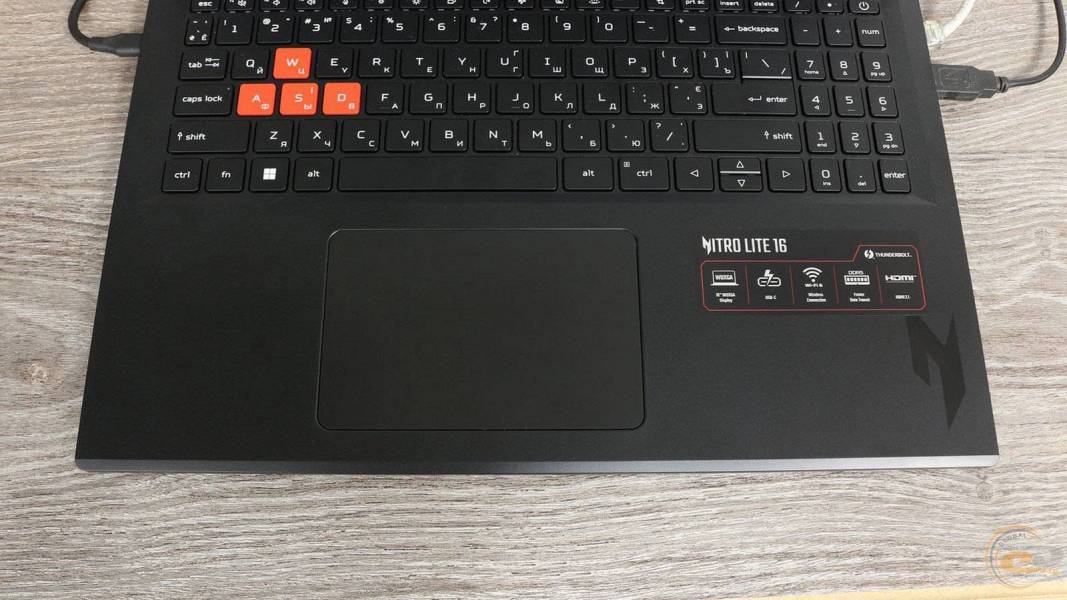 Acer NITRO Lite NL-16-71G-56P7-4