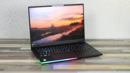Acer Predator Helios 18 AI-10