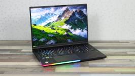 Acer Predator Helios 18 AI-10