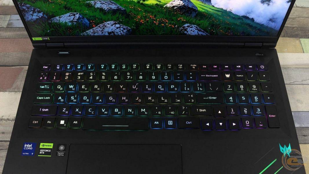 Acer Predator Helios 18 AI-2-1