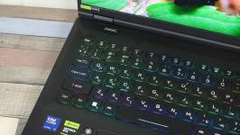 Acer Predator Helios 18 AI-3
