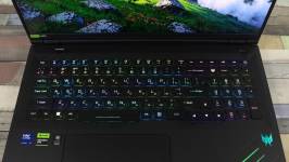 Acer Predator Helios 18 AI-3