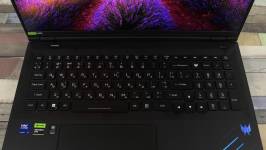 Acer Predator Helios 18 AI-3