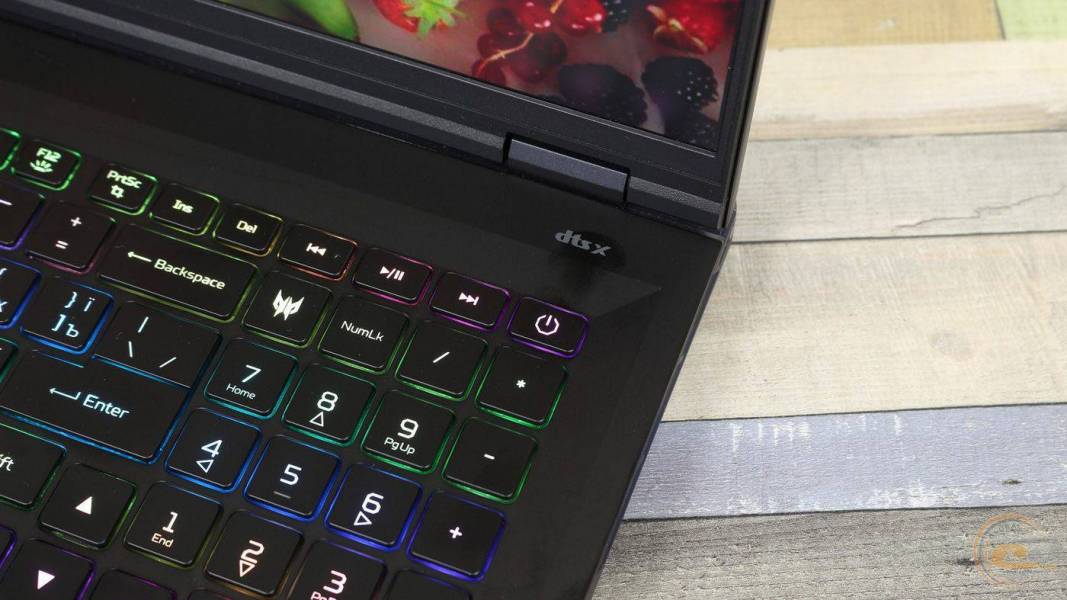 Acer Predator Helios 18 AI-3