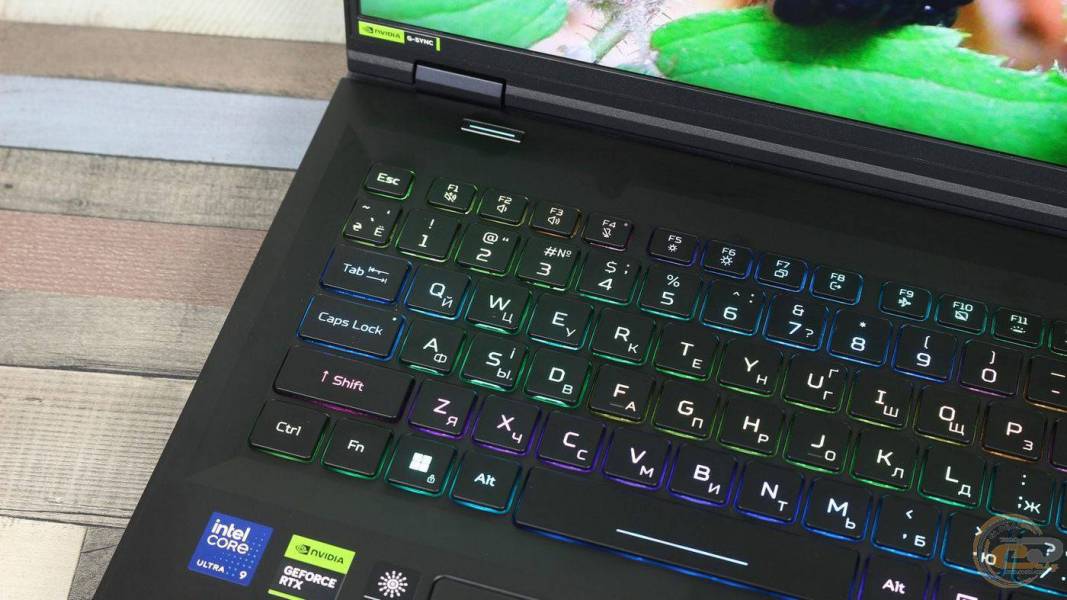 Acer Predator Helios 18 AI-3