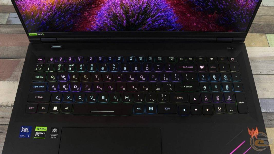 Acer Predator Helios 18 AI-3