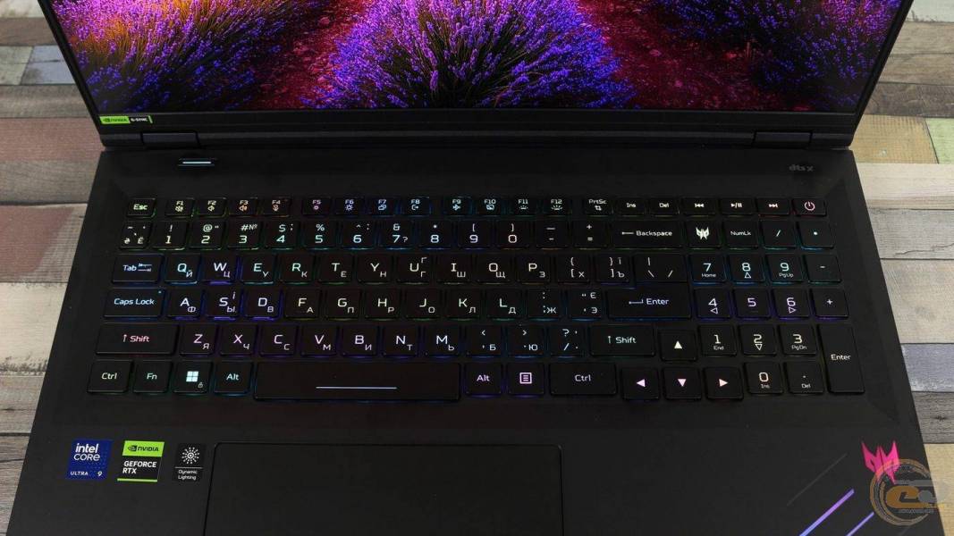 Acer Predator Helios 18 AI-3