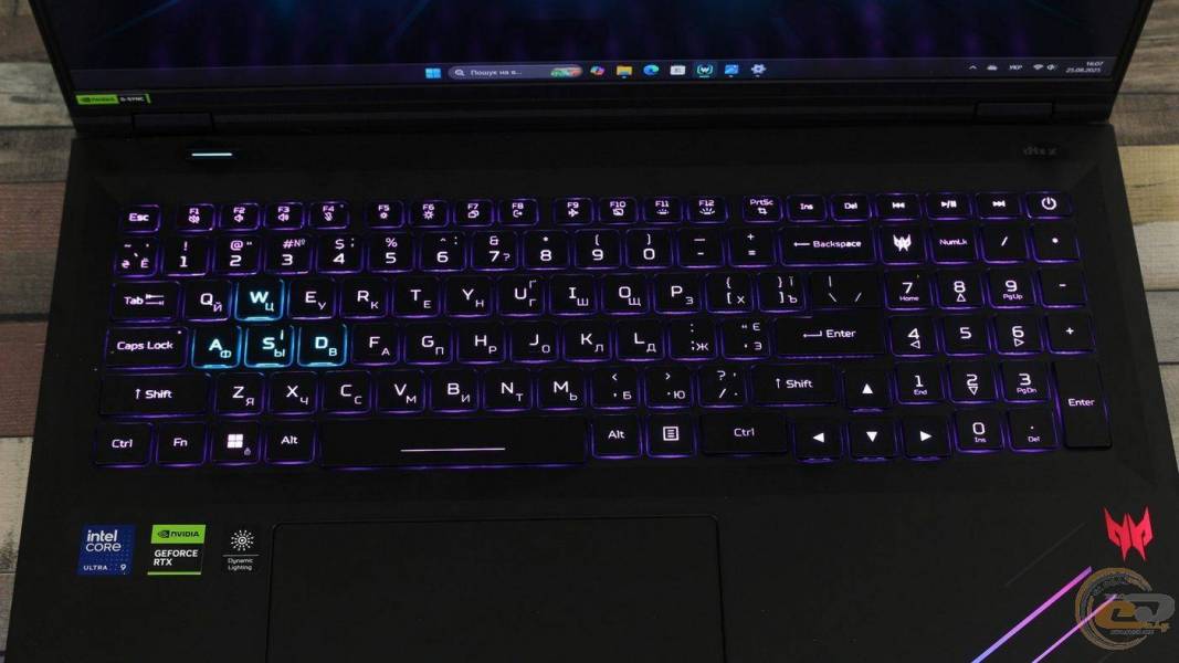 Acer Predator Helios 18 AI-3