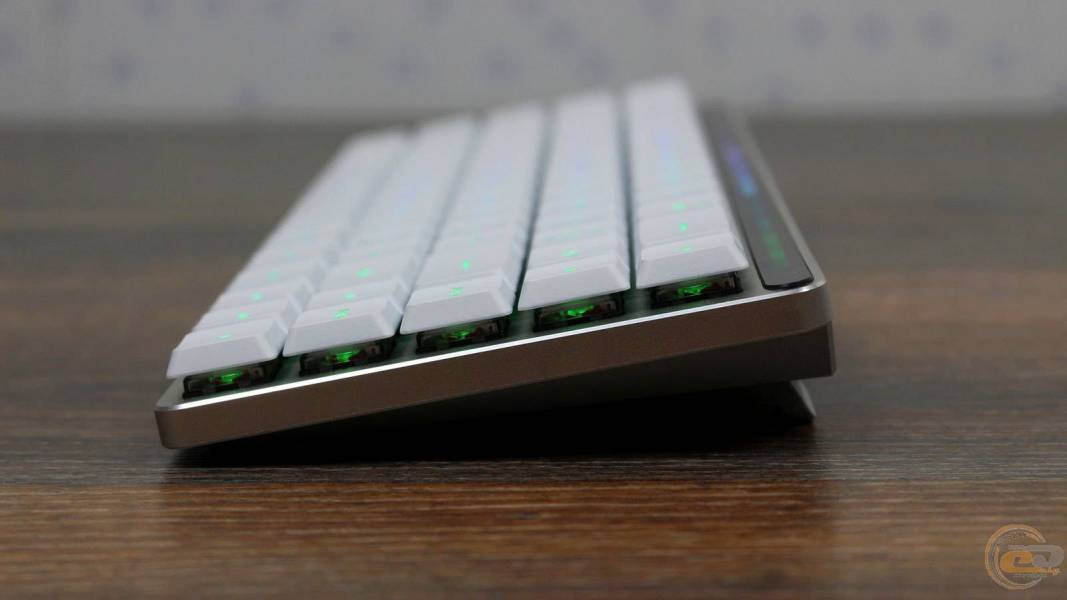 ASUS_ROG-FALCHION-RX-LOW-PROFILE-5
