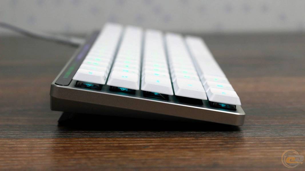 ASUS_ROG-FALCHION-RX-LOW-PROFILE-5