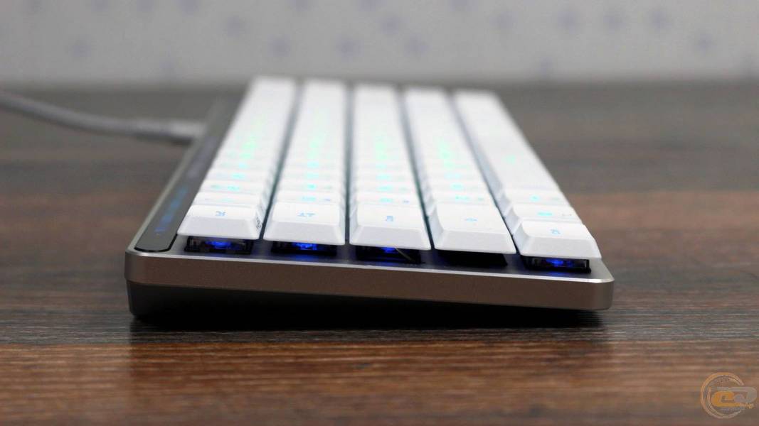 ASUS_ROG-FALCHION-RX-LOW-PROFILE-5
