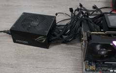 ASUS_ROG-STRIX-1000W Gold Aura2