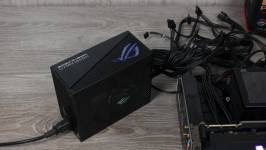 ASUS_ROG-STRIX-1000W Gold Aura2