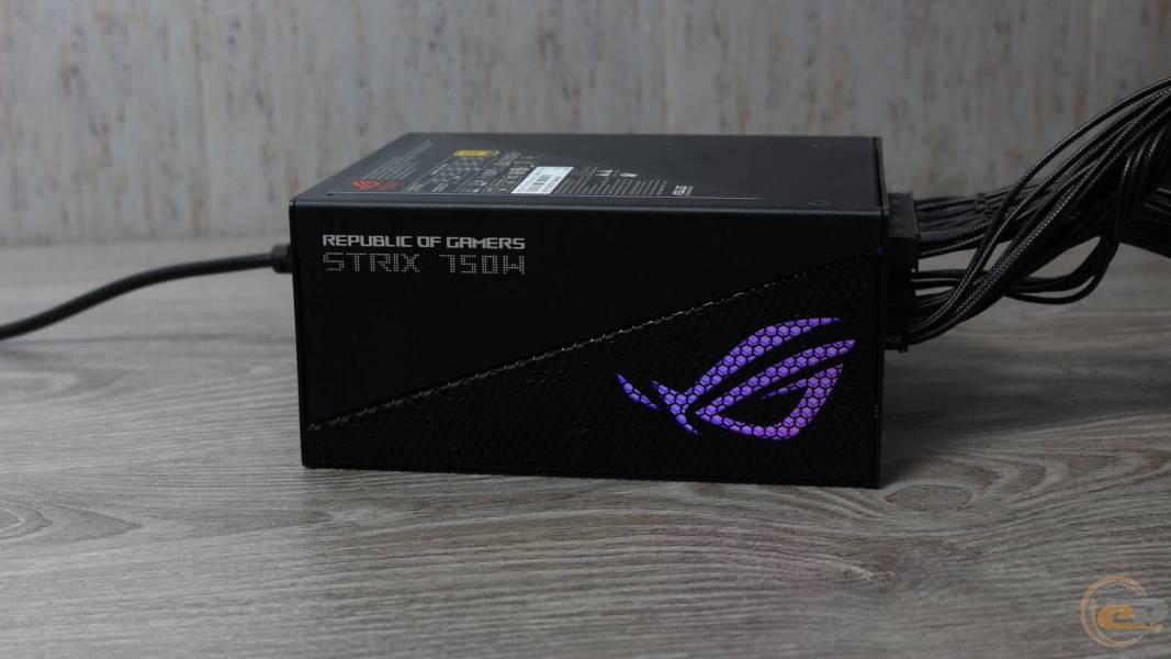 ASUS_ROG-STRIX-750W2