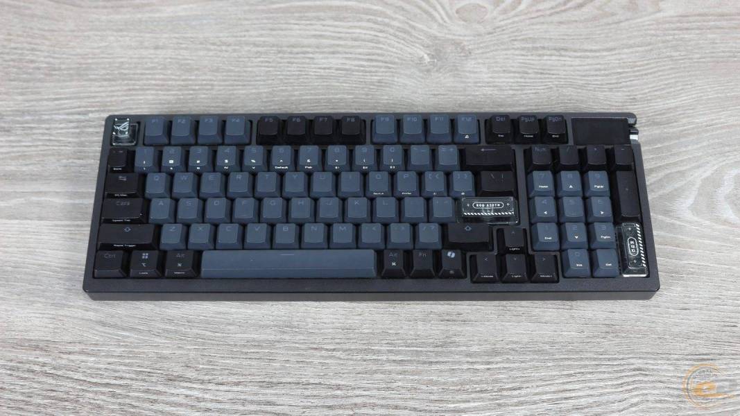 ASUS ROG Azoth 96 HE-10