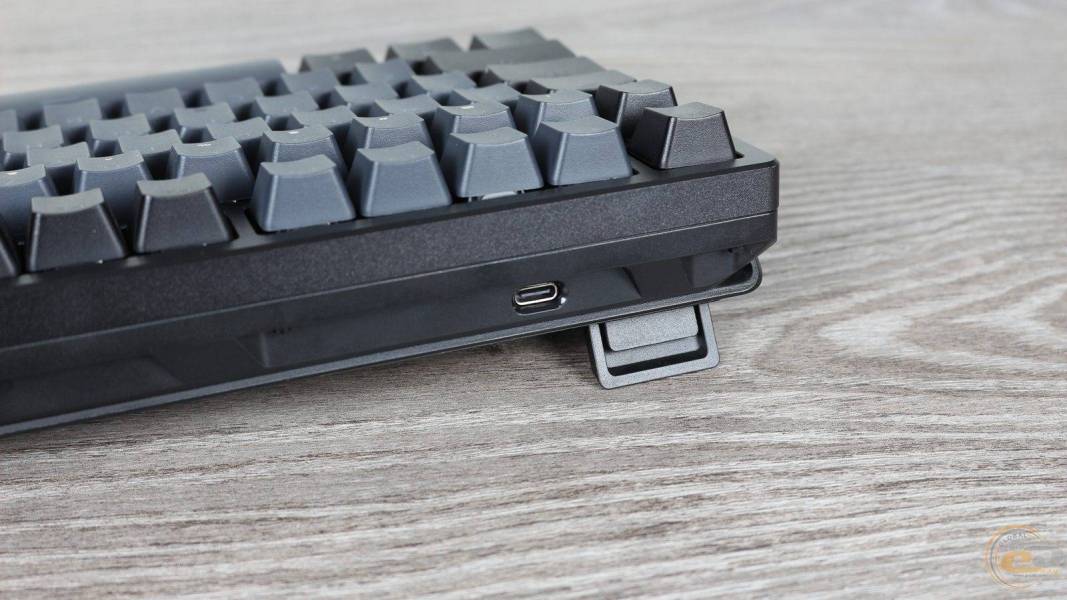 ASUS ROG Azoth 96 HE-5-1