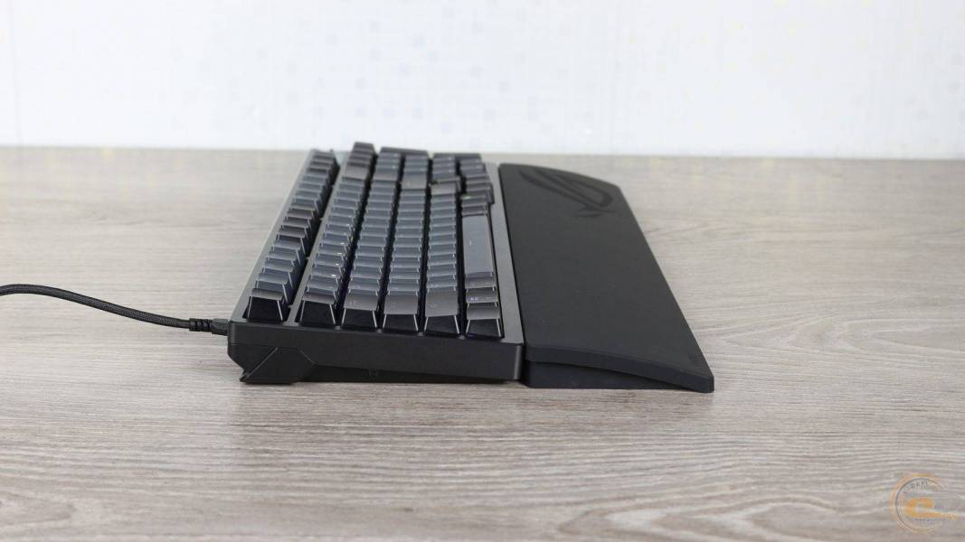ASUS ROG Azoth 96 HE-5-2