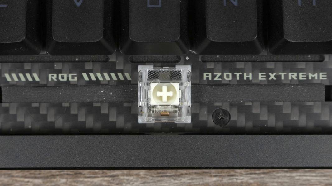 ASUS ROG Azoth Extreme-10