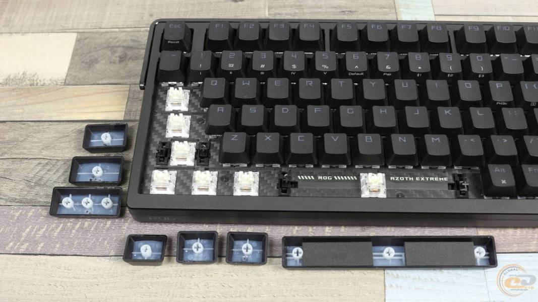 ASUS ROG Azoth Extreme-11