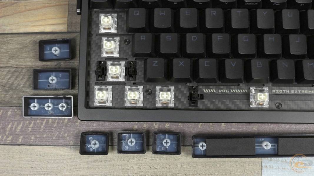 ASUS ROG Azoth Extreme-11