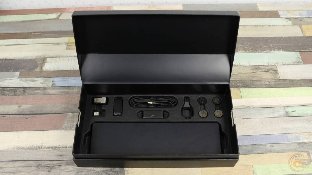 ASUS ROG Azoth Extreme-2