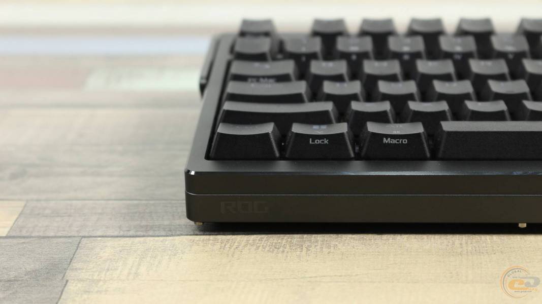 ASUS ROG Azoth Extreme-3