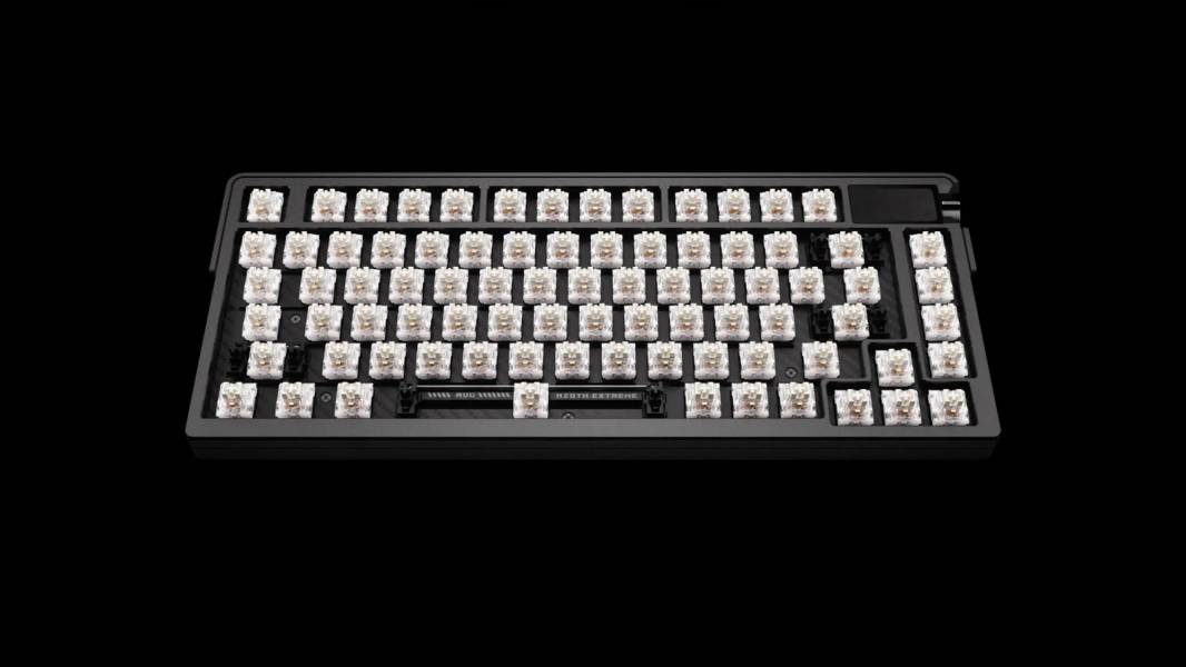 ASUS ROG Azoth Extreme-4