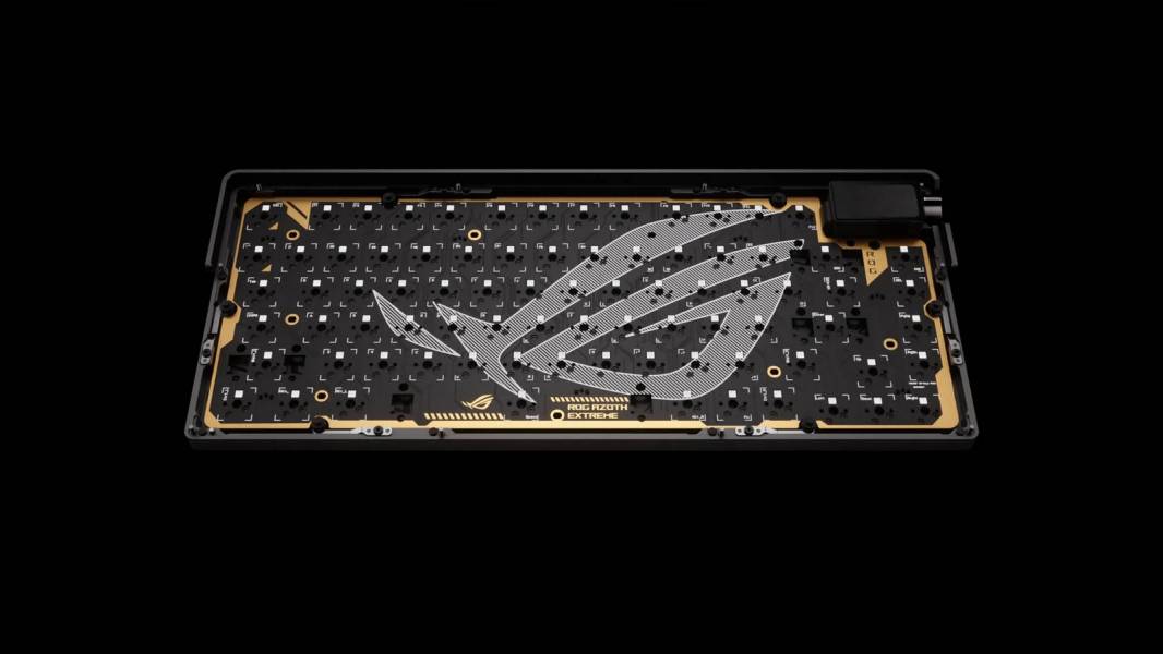ASUS ROG Azoth Extreme-4