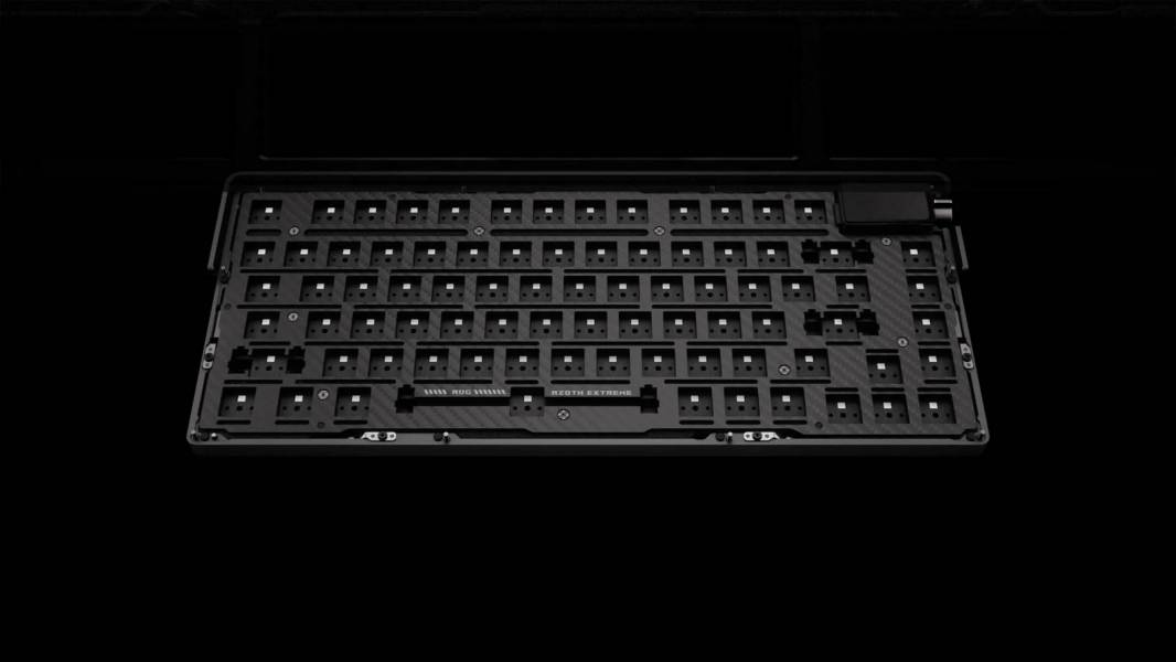 ASUS ROG Azoth Extreme-4