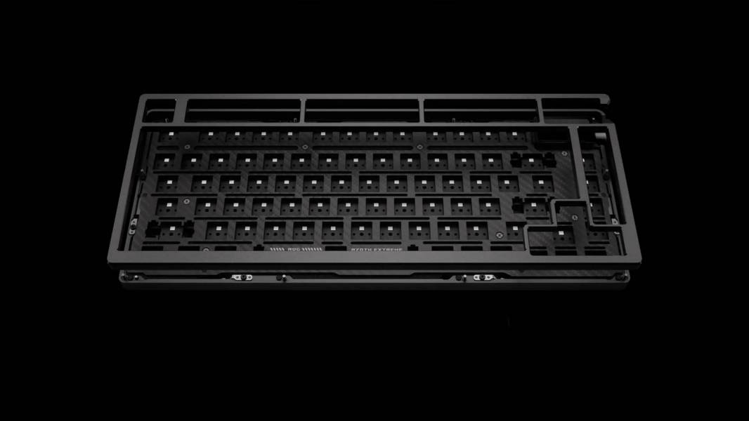 ASUS ROG Azoth Extreme-4