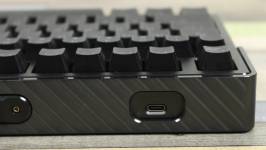 ASUS ROG Azoth Extreme-5