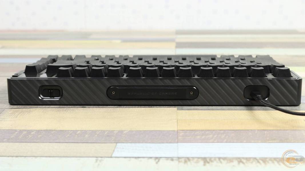 ASUS ROG Azoth Extreme-5