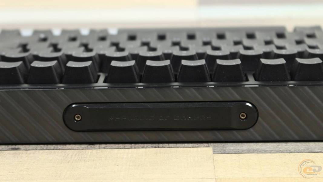 ASUS ROG Azoth Extreme-5