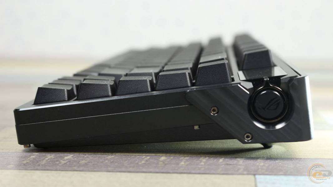 ASUS ROG Azoth Extreme-7