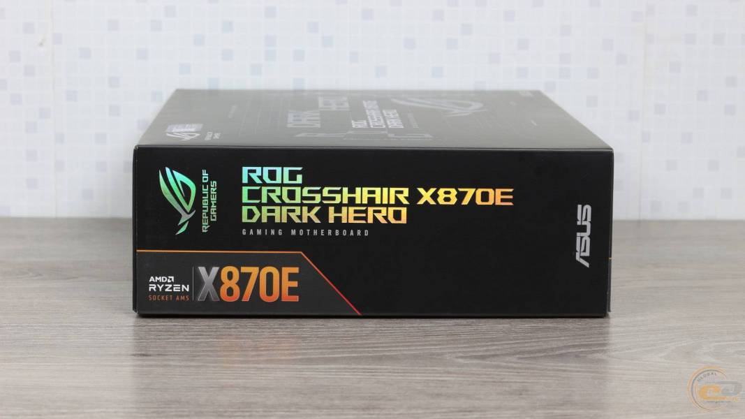 ASUS ROG CROSSHAIR X870E DARK HERO-1