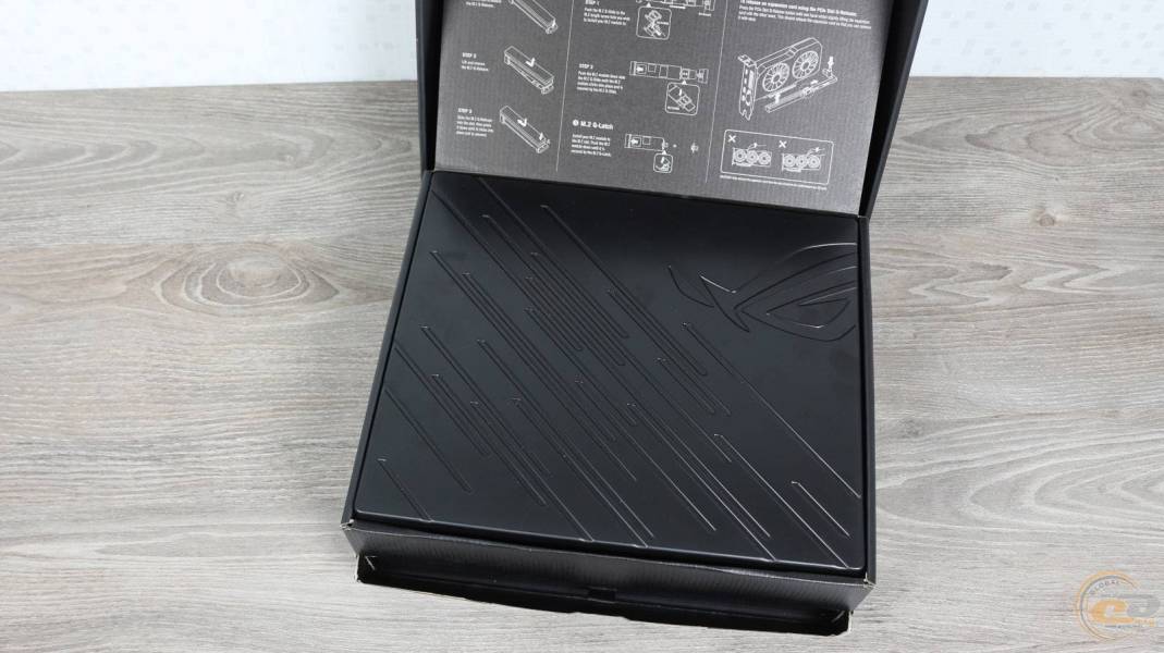 ASUS ROG CROSSHAIR X870E DARK HERO-1