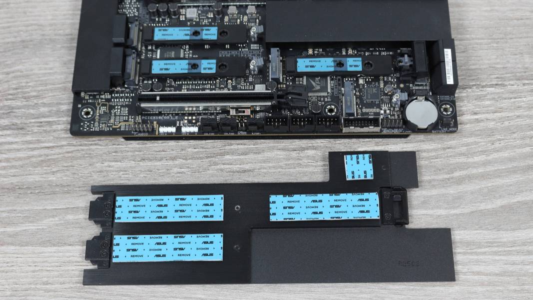 ASUS ROG CROSSHAIR X870E DARK HERO-3