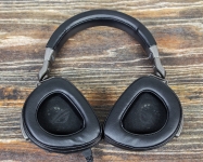 ASUS ROG Delta Core-1