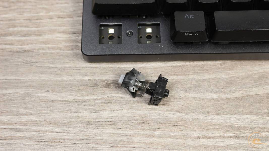 ASUS ROG Falchion Ace 75 HE-7