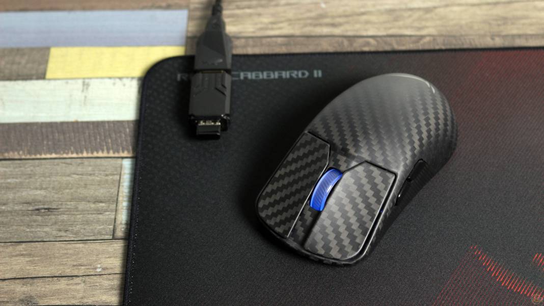 ASUS ROG Harpe Ace Extreme-8