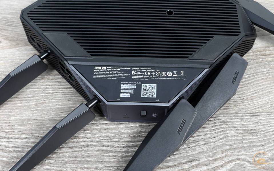 ASUS ROG Rapture GT-AXE1104
