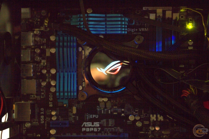 ASUS ROG RYUO 240-1