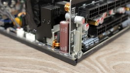 ASUS ROG Strix 550W Gold-1