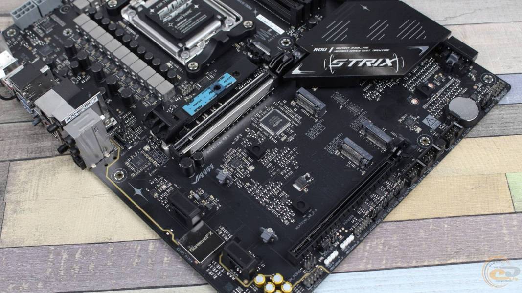 ASUS ROG STRIX B850-F GAMING WIFI7 NEO-3