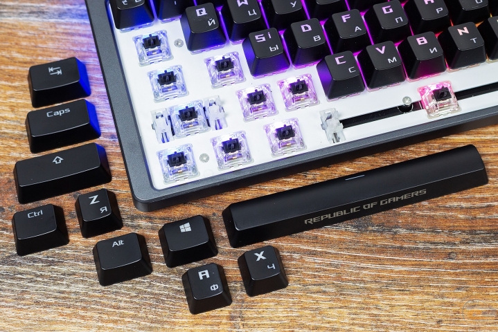 ASUS ROG Strix Flare-3