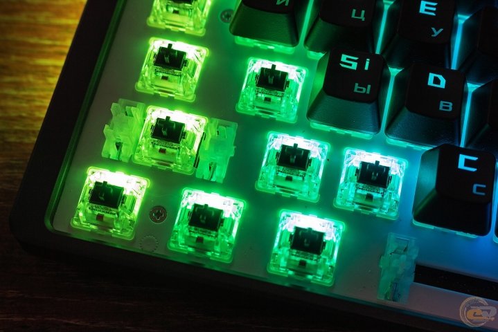 ASUS ROG Strix Flare-3