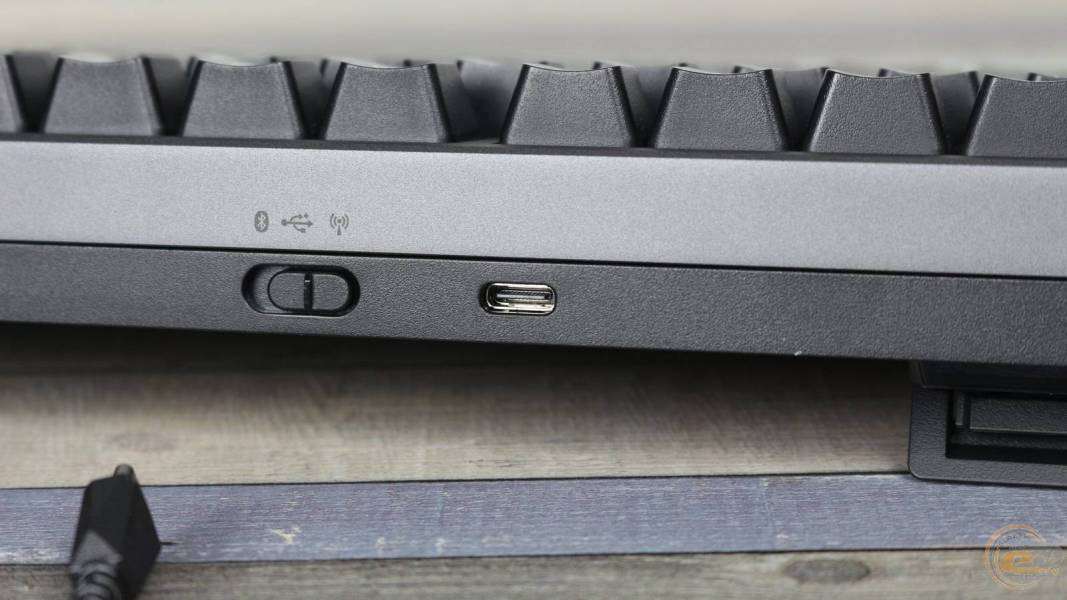 ASUS ROG Strix Morph 96 Wireless-10