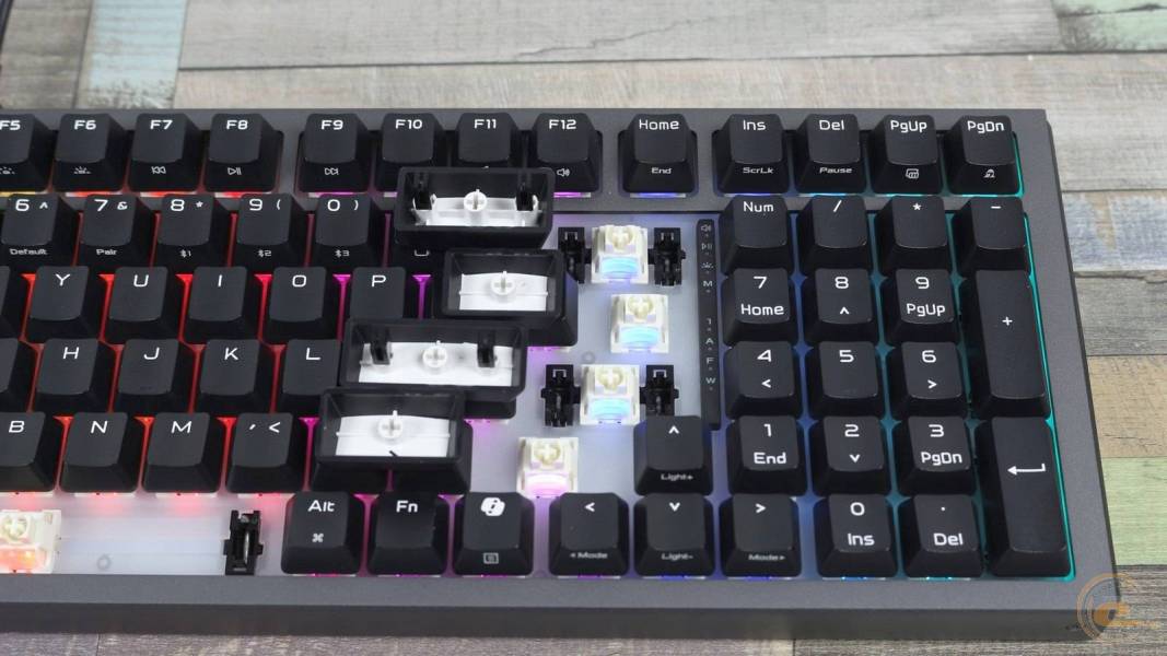 ASUS ROG Strix Morph 96 Wireless-9
