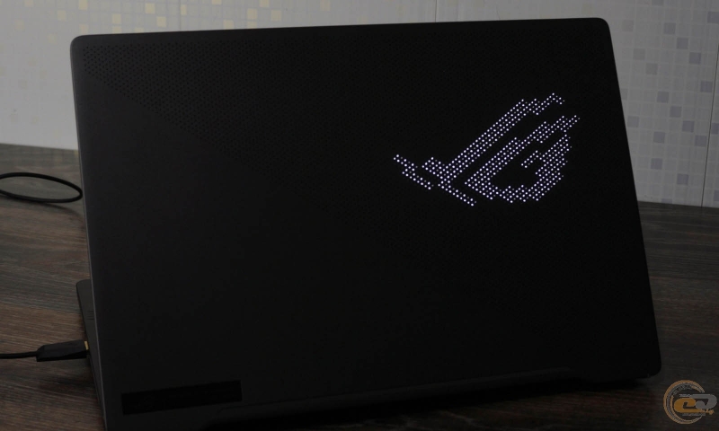 ASUS ROG Zephyrus G14 GA401IV-1