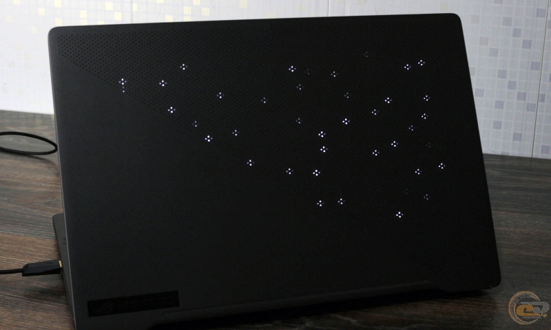 ASUS ROG Zephyrus G14 GA401IV-1